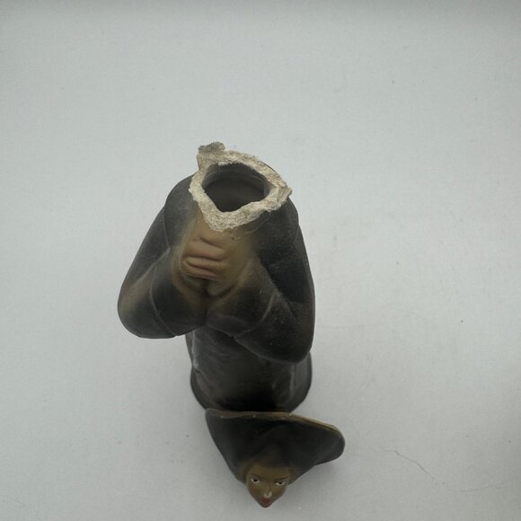 Vintage Set Of 2 Paper Mache Nun Figurines With Traditional Attire - Picture 9 of 14